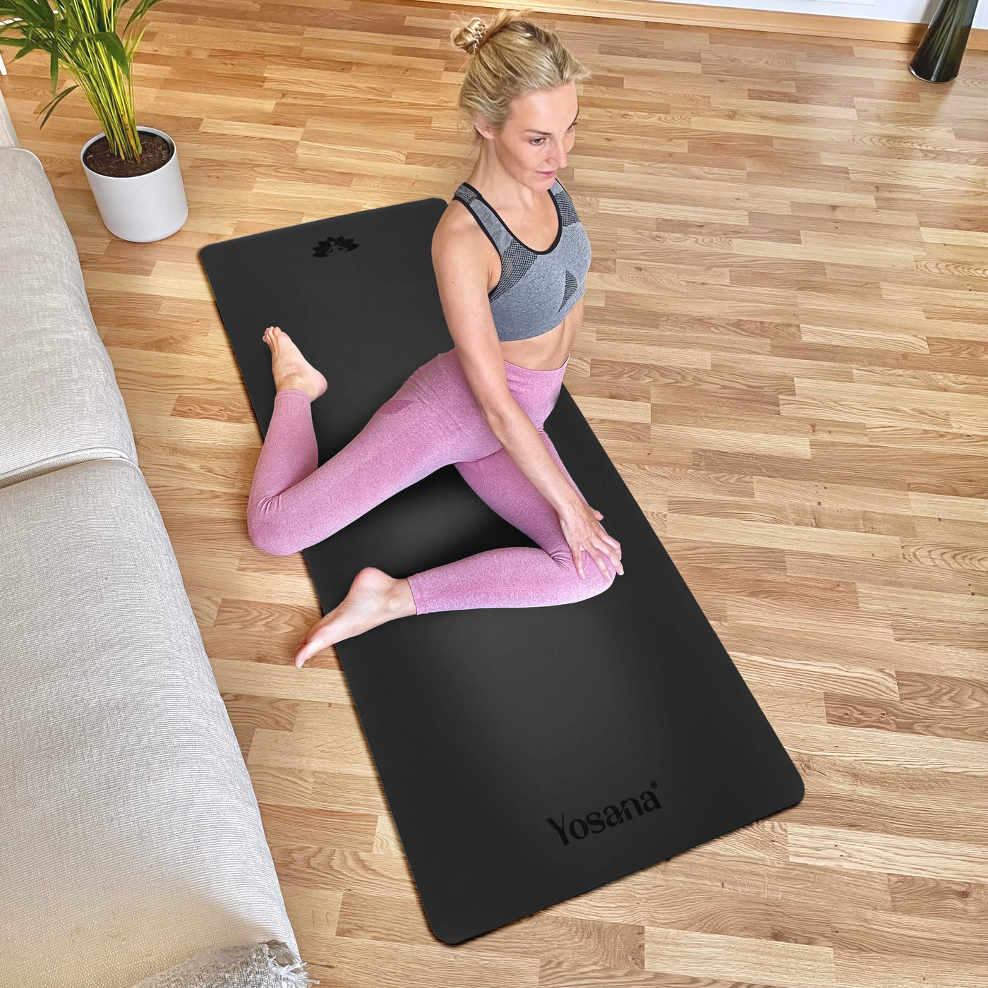 Yogamatte Studioline Ultra-Grip "Schwarz" inkl. Tragegurt - YOSANA