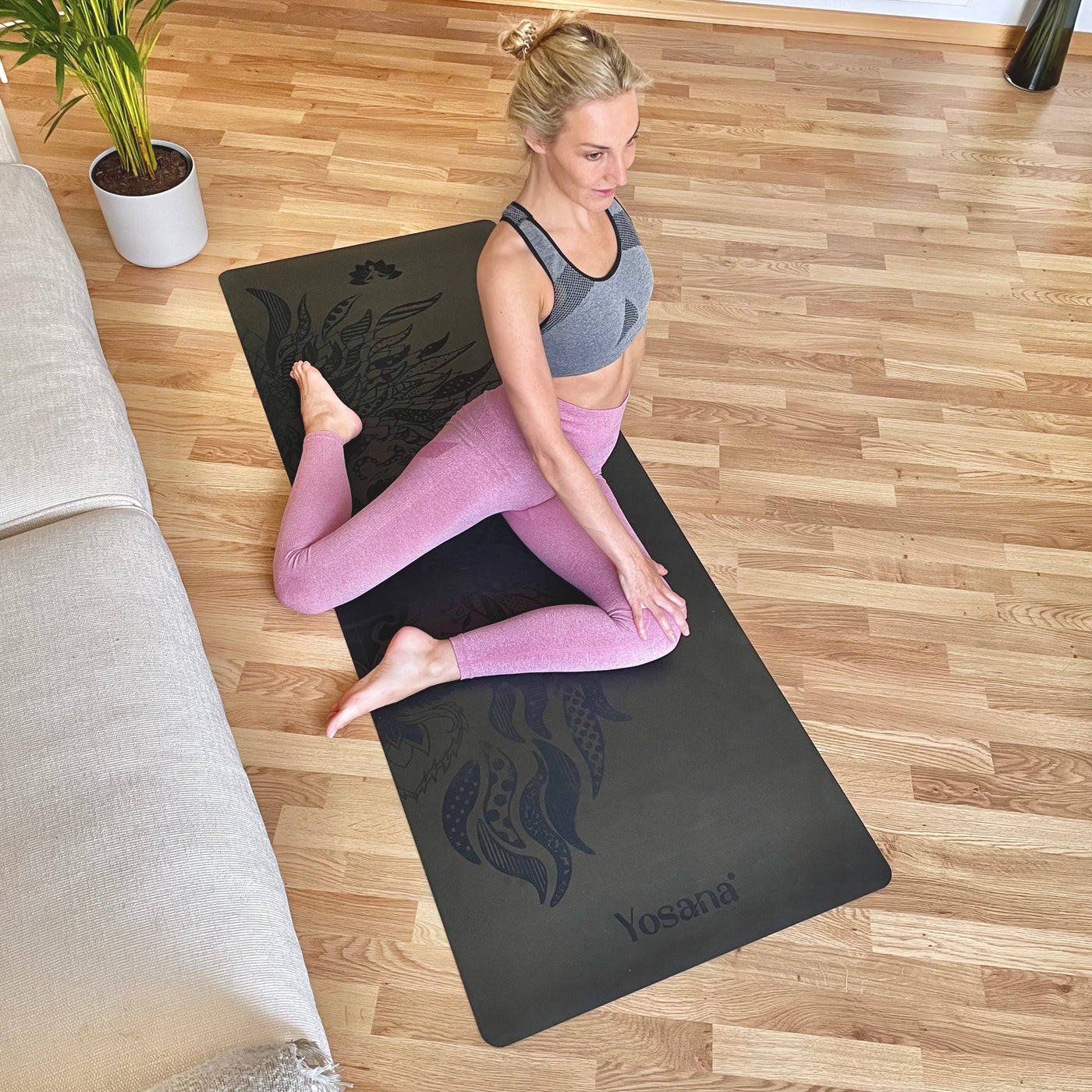 Yoga Aktionsset 4-teilig, Studioline Ultragrip "Löwe Schwarz" - YOSANA